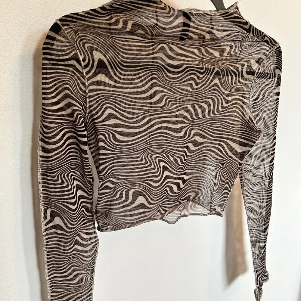 H&M Mesh Top - Picture 4 of 4